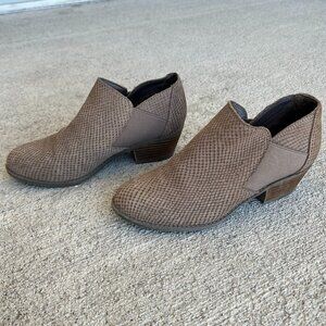 Me Too Zarina Taupe Slip On Booties